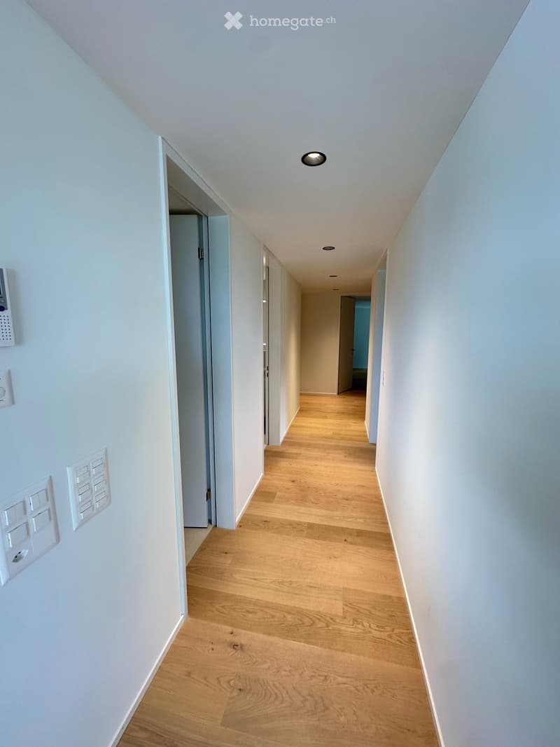 Grosszügige 4.5-Zimmer-Gartenwohnung im Eigentumsstandard mit Terrasse und Weitblick (6)
