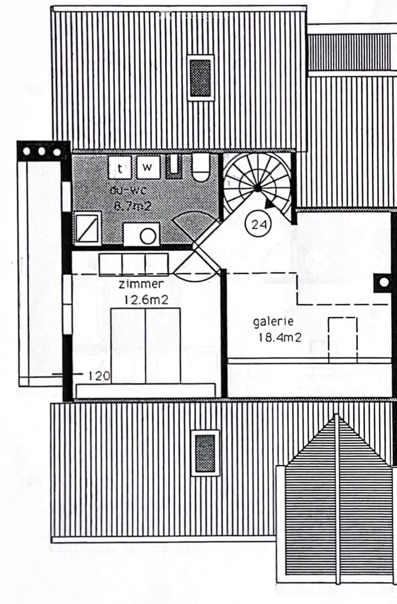 Floor plan showing a multi-level layout with a gallery, a room labeled "zimmer" (12.6m2), a bathroom (8.7m2), and a staircase leading to the gallery (18.4m2).