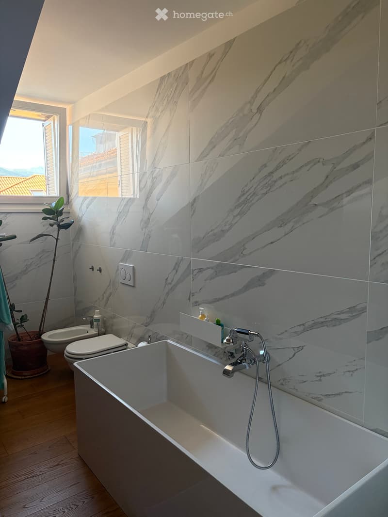 {"type": "Bathroom", "objects": ["bathtub", "faucet", "toilet", "bidet", "faucet", "faucet", "faucet", "faucet", "faucet", "faucet", "faucet", "faucet", "faucet", "faucet", "faucet", "faucet", "faucet", "faucet", "faucet", "faucet", "faucet", "faucet", "f