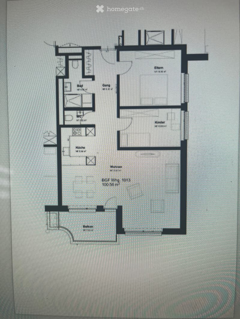 Floor plan of a house with multiple rooms including a living room, kitchen, bedrooms, and bathrooms.