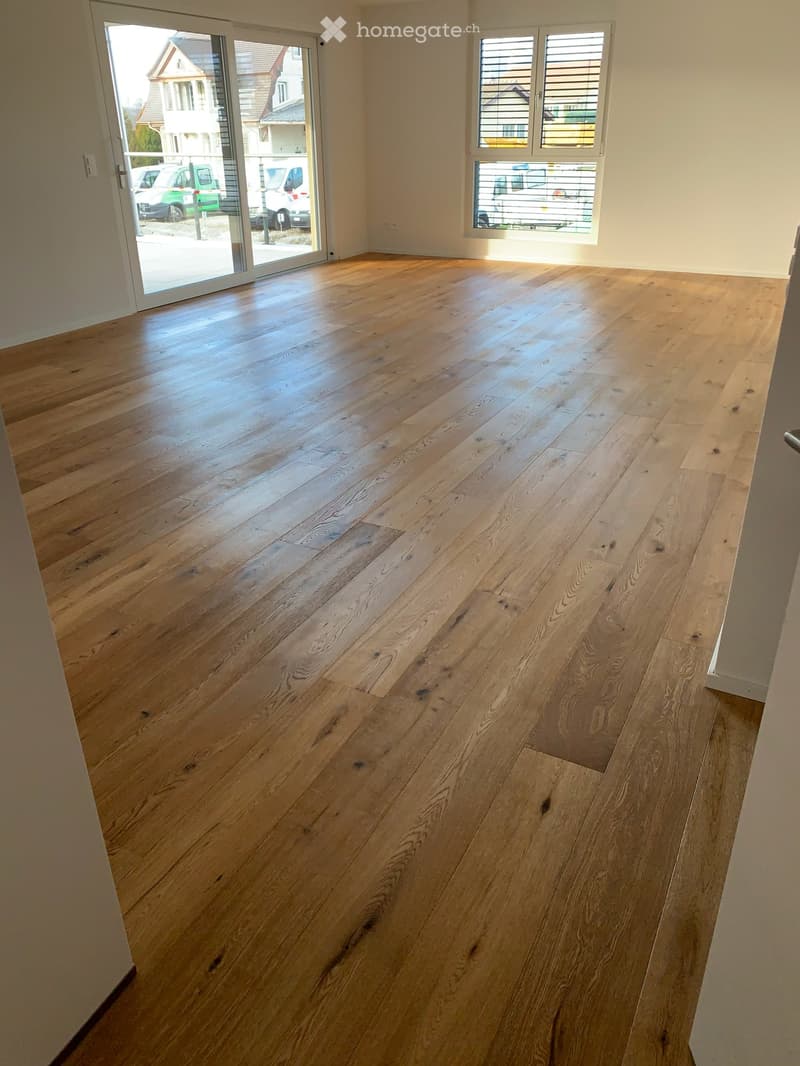 Moderne 3.5-Zimmer-Wohnung in Oftringen – Neubau vom 2020 mit Balkon und schöner Aussicht (2)