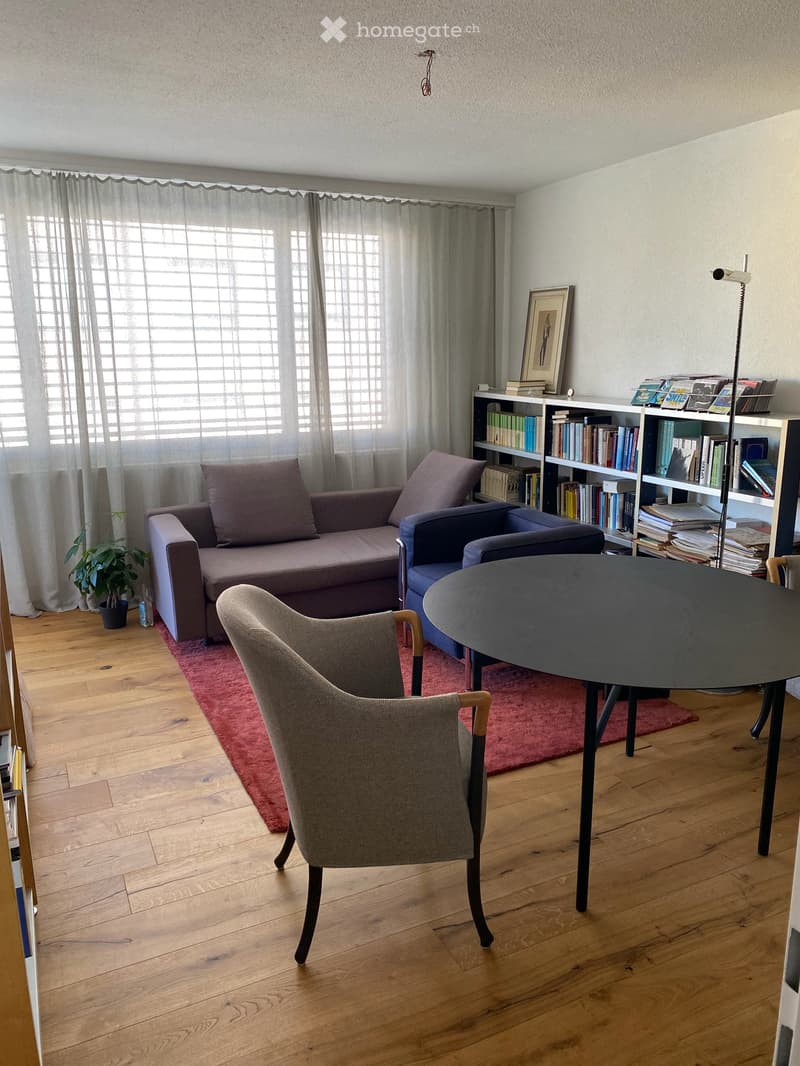 2.5-Zimmer-Wohnung mit Balkon in Zürich-Höngg, nahe Limmat (4)