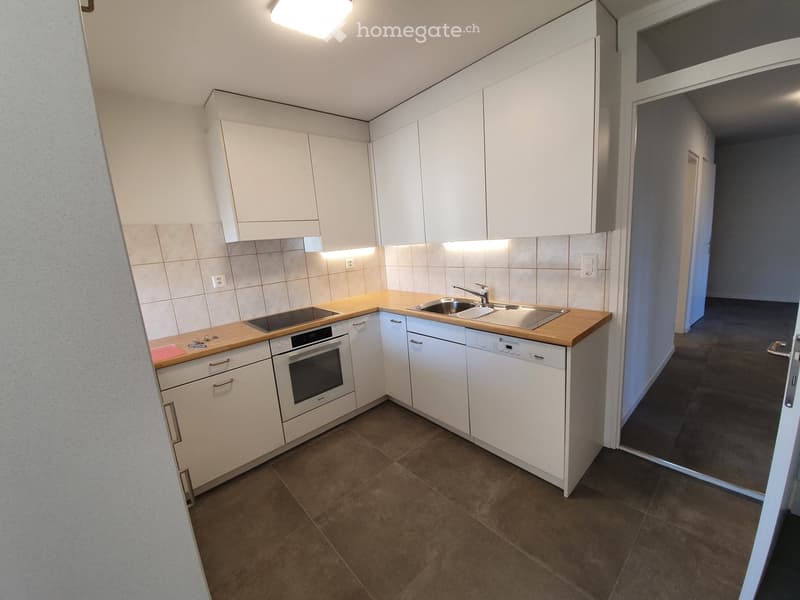 3.5 Zimmer Wohnung im 4. Obergeschoss mit schöner Aussicht Richtung Bodensee ostseitig (Morgensonne) (3)