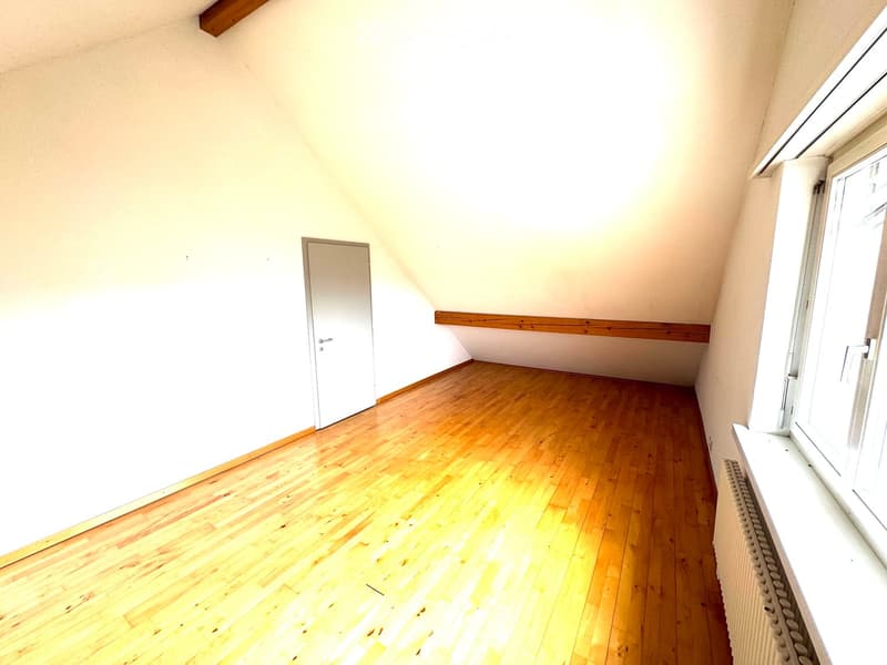 empty room, wooden floor, white walls, window, door, wooden beam
