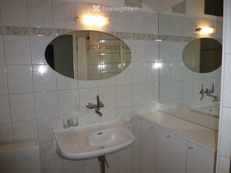 Helle 4.5-Zimmer-Wohnung mit Balkon in Glattbrugg (1)