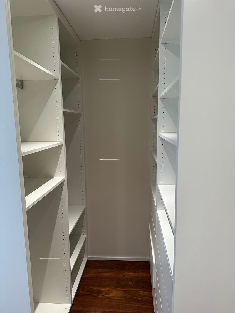 Moderne 2.5-Zimmer-Wohnung mit Balkon und Sauna an ruhiger Lage in Zürich 8044 (6)