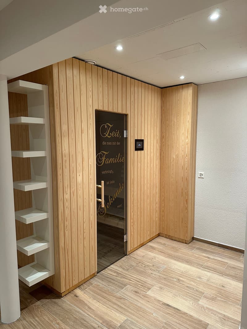 Moderne 2.5-Zimmer-Wohnung mit Balkon und Sauna an ruhiger Lage in Zürich 8044 (10)