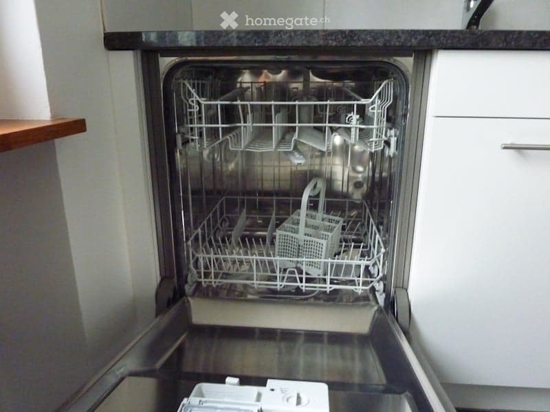 3-5-Zimmer-Wohnung an zentraler Lage in Reinach zu vermieten (12)