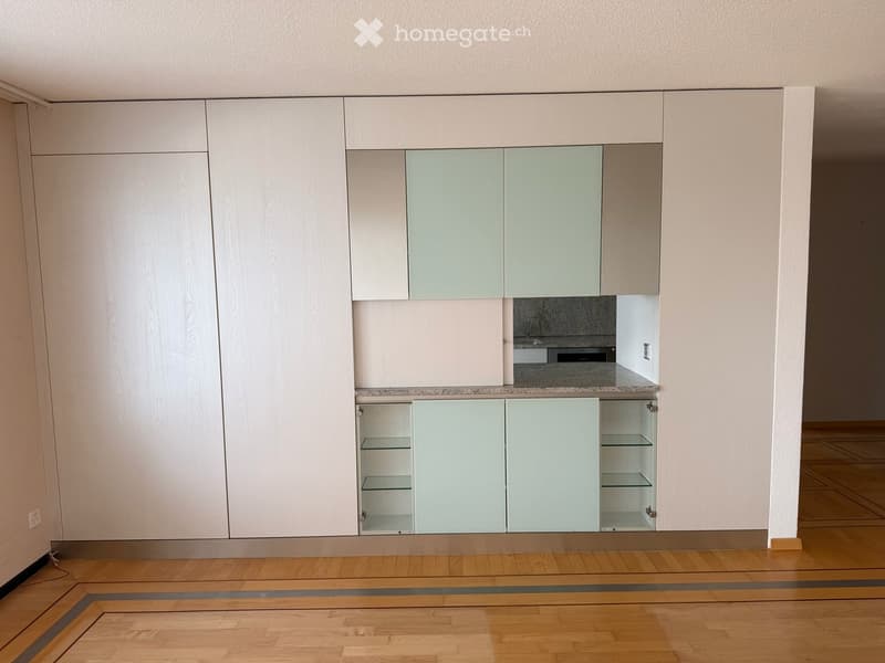 Helle 5.5-Zimmer-Wohnung mit grossem Balkon in Widen  im Schachenfeld. (3)