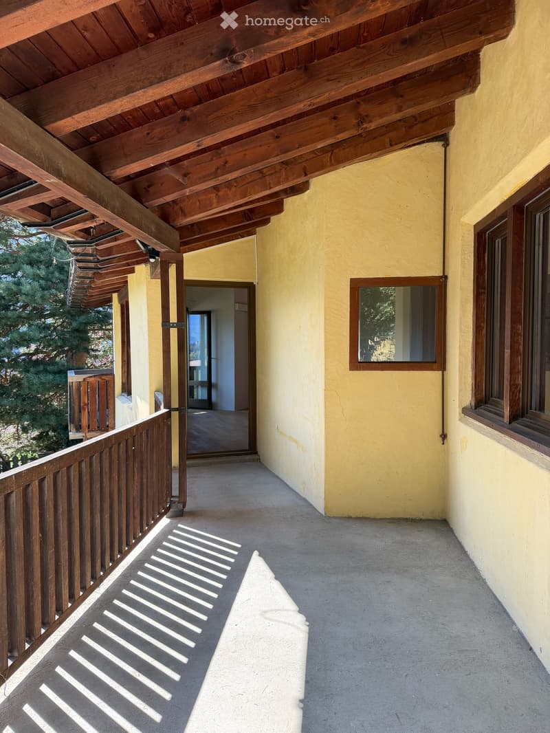 Einmaliges Haus mit grossem Garten und weiter Aussicht ins Domleschg (10)