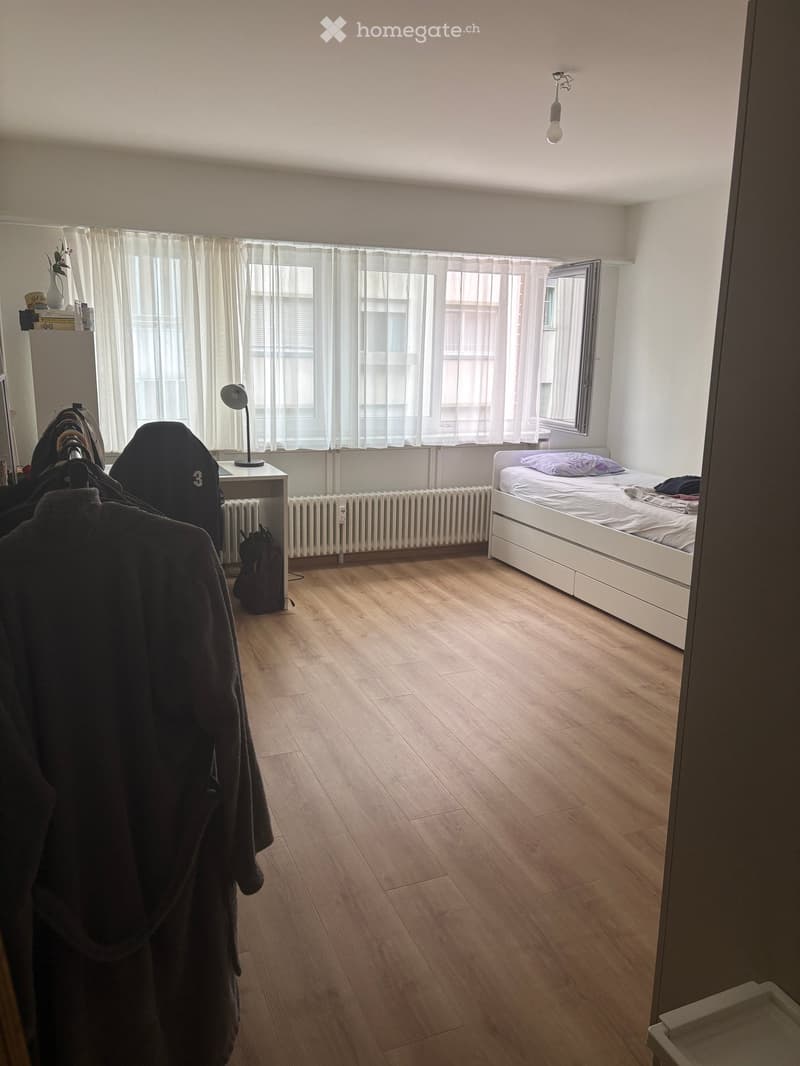 Helle 4-Zimmer-Wohnung mit Balkon an der Maulbeerstrasse in Basel (3)