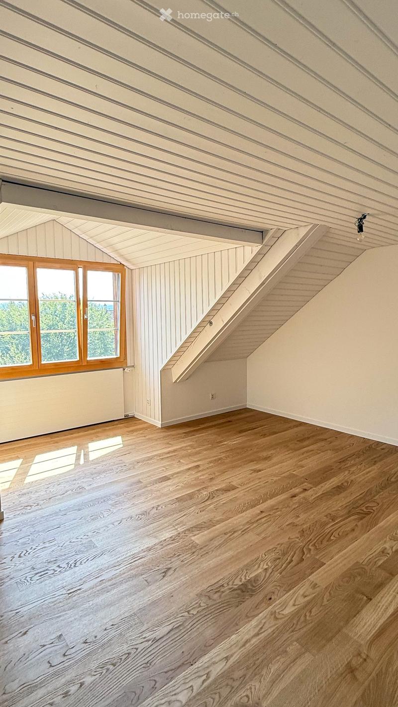 Grosszügiges Zimmer