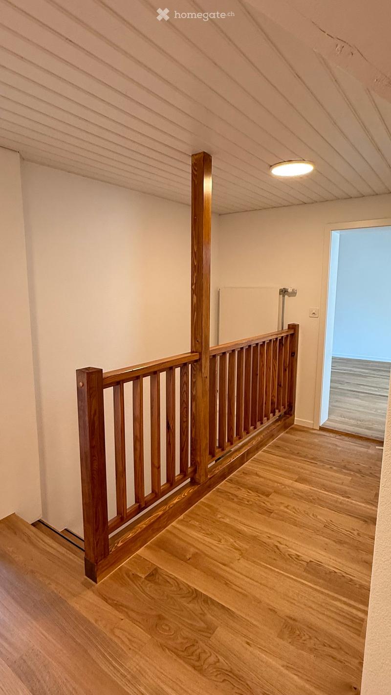 Frisch renovierte 3.5-Zimmer-Maisonettewohnung mit Balkon (2)