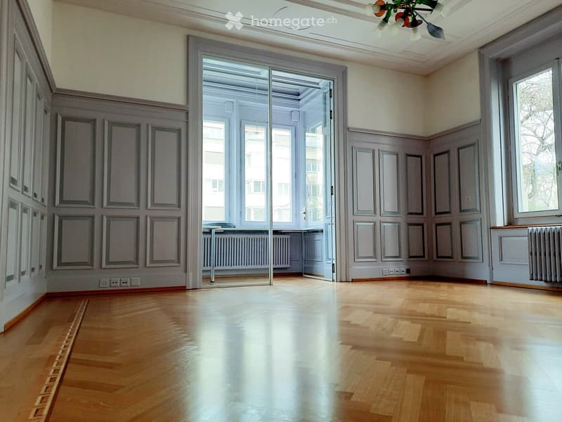 wooden floors, double doors, large windows, radiators, wooden window seats