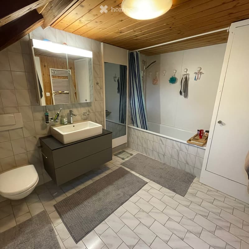 Geräumiges 5-Zimmer-Einfamilienhaus mit Garten in Bubikon (5)