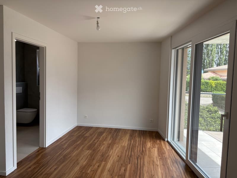 chambre parentale, parquet bois, SDB et balcon exclusif