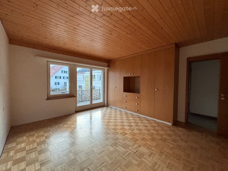 Sehr grosszügige Wohnung mit eigener Grossgarage in Eglisau (7)