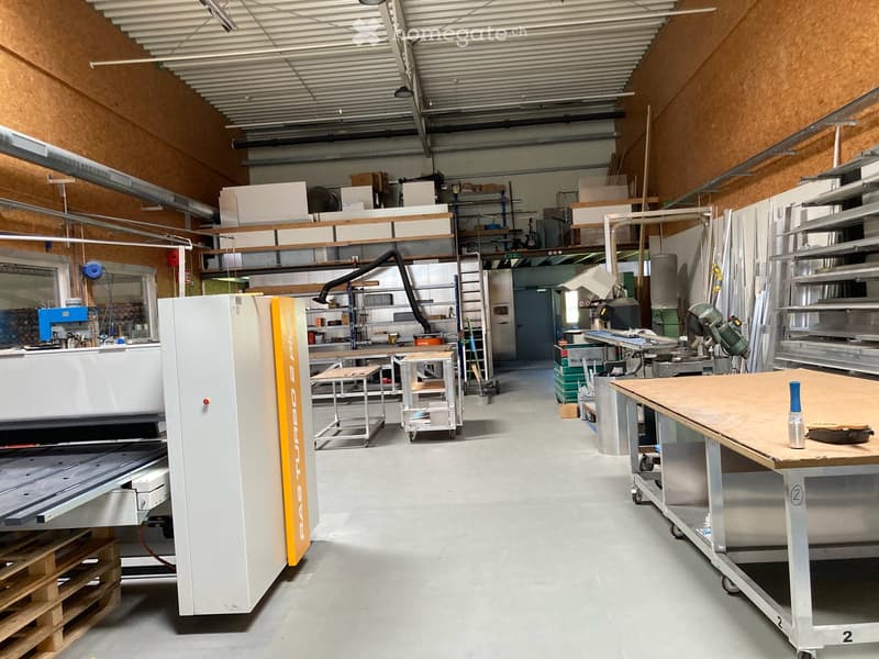 Flexible Gewerbehalle mit Büroflächen an sehr guter Verkehrslage in Pfungen (4)