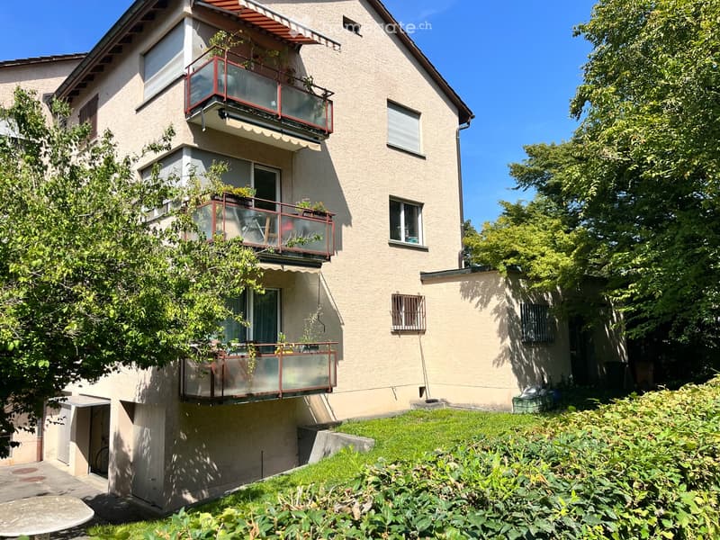 Haus Hinteransicht - Balkon Mitte