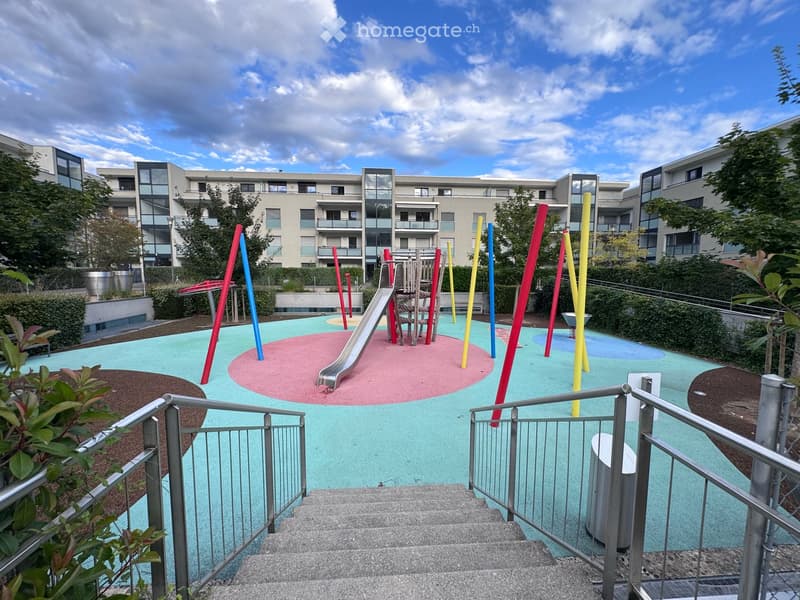 Spacious 6.5-Room Ground Floor Apartment with Private Garden and Terrace (35)