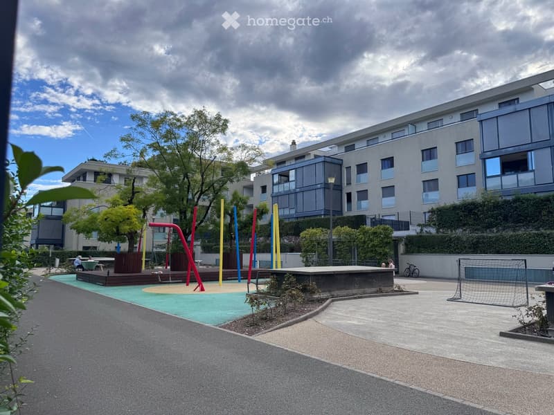 Spacious 6.5-Room Ground Floor Apartment with Private Garden and Terrace (30)