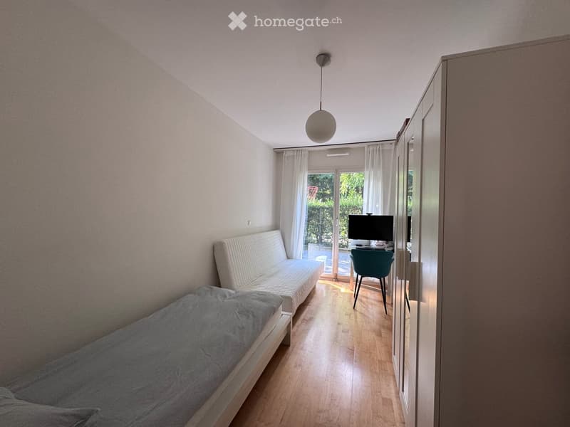 Spacious 6.5-Room Ground Floor Apartment with Private Garden and Terrace (13)