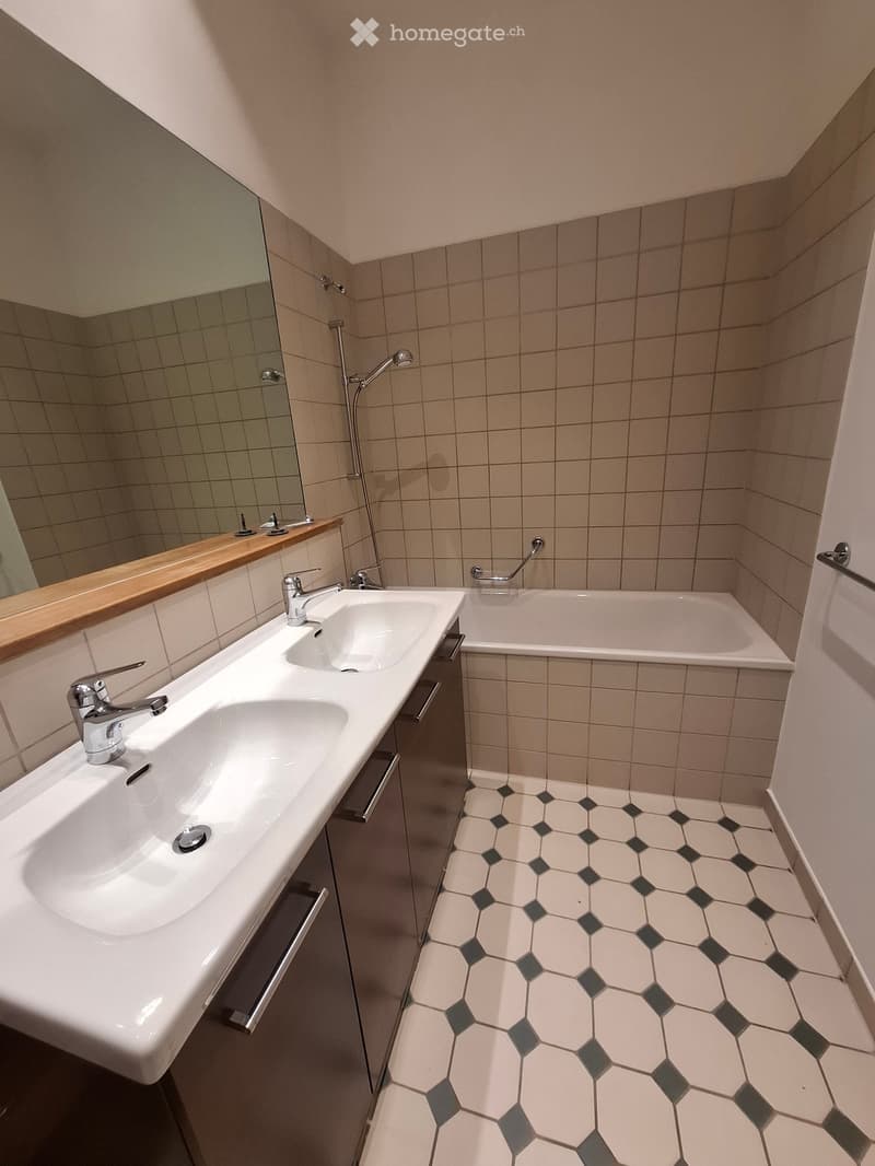 Elegante Altbaustielwohnung am Kreuzplatz befristet bis 31.10.2029 (11)