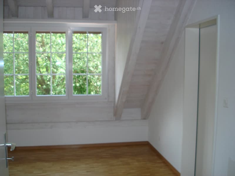 Charmante 5-Zimmer-Maisonette-Wohnung in Hittnau (2)