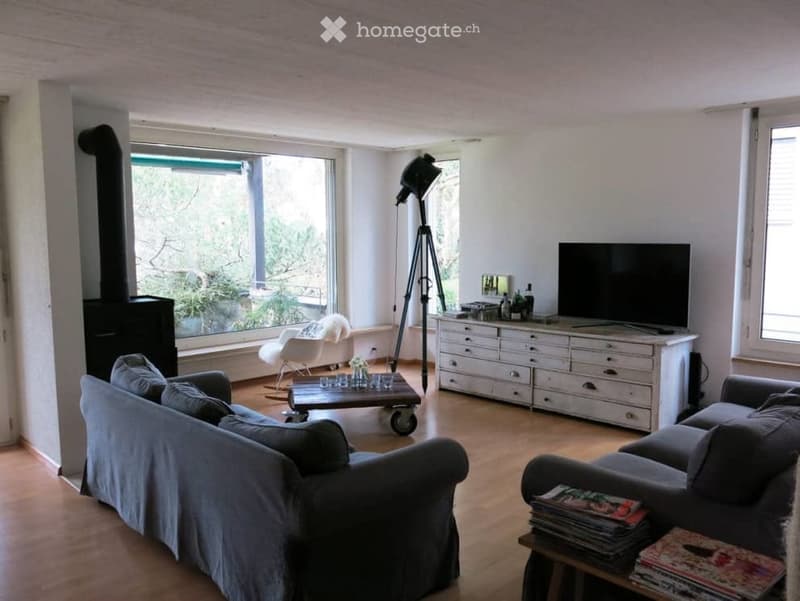 Helle und ruhige, geräumige 4Z Wohnung auf dem Bruderholz (3)