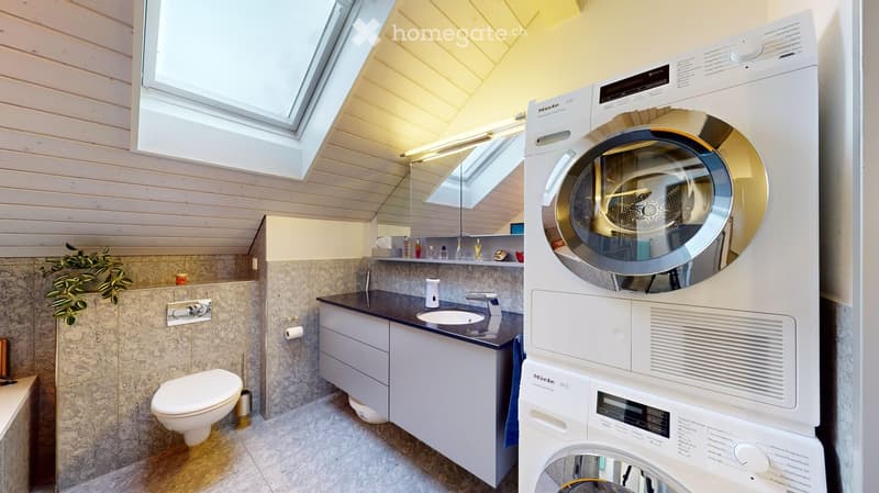 Spacious 4.5-Room Attic Apartment – Modern Living with Stunning View and Winter Balcony (12)
