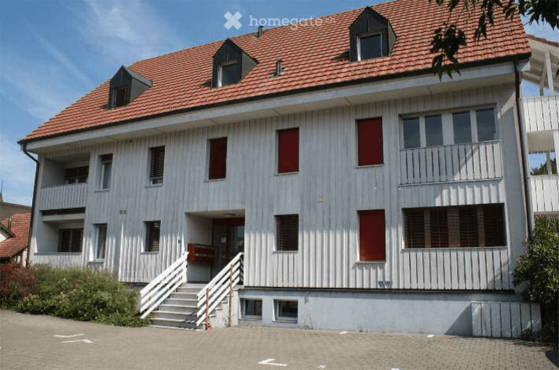 Wohnen mit Stil und Freiraum – Grosszügige 4.5-Zimmer-Maisonette im Herzen von Wahlen (2)
