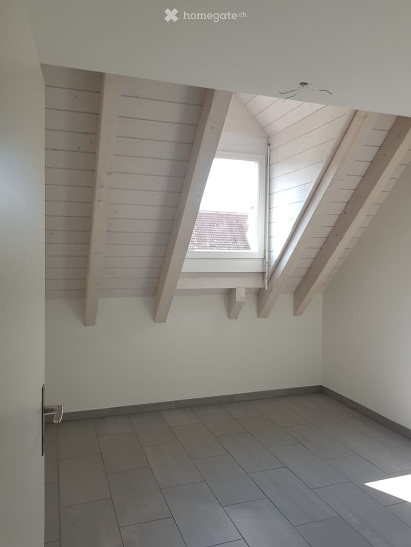 Wohnen mit Stil und Freiraum – Grosszügige 4.5-Zimmer-Maisonette im Herzen von Wahlen (5)
