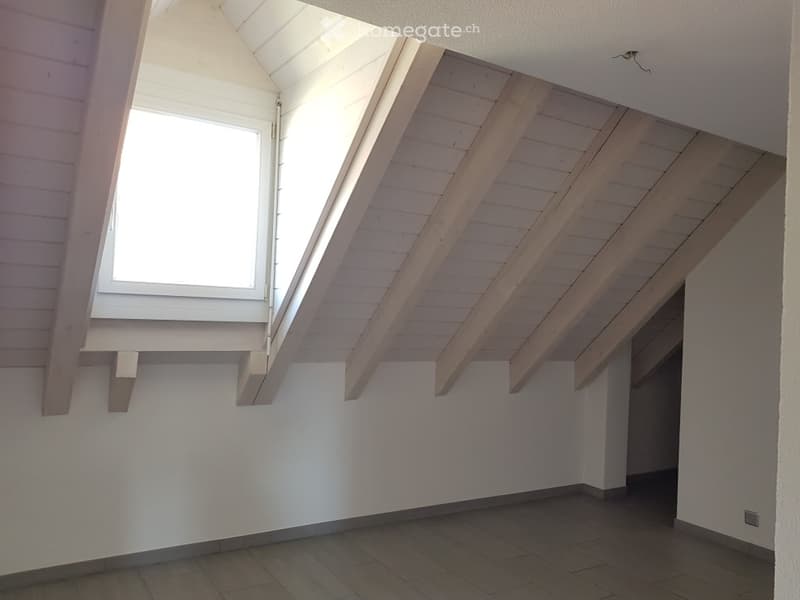 Wohnen mit Stil und Freiraum – Grosszügige 4.5-Zimmer-Maisonette im Herzen von Wahlen (6)