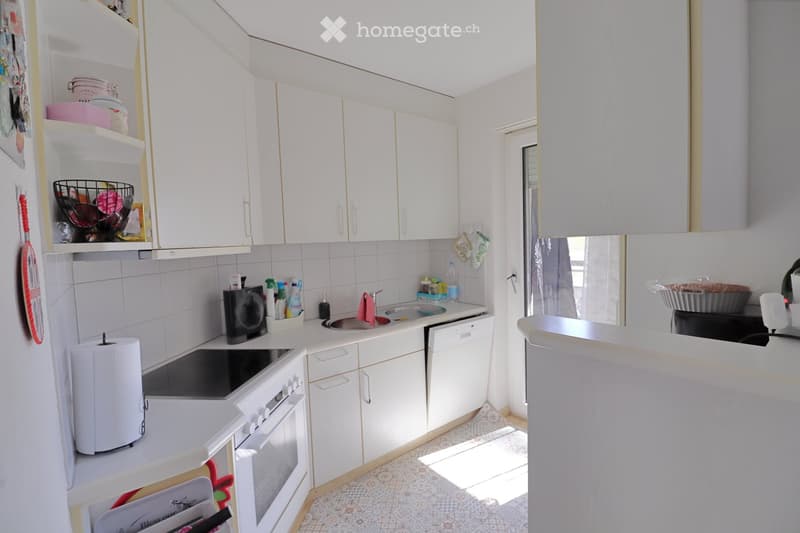 {"type": "Kitchen", "objects": ["sink", "oven", "dishwasher", "fridge", "paper towel holder", "cupboard", "faucet", "oven", "oven", "oven", "oven", "oven", "oven", "oven", "oven", "oven", "oven", "oven", "oven", "oven", "oven", "oven", "oven", "oven", "ov