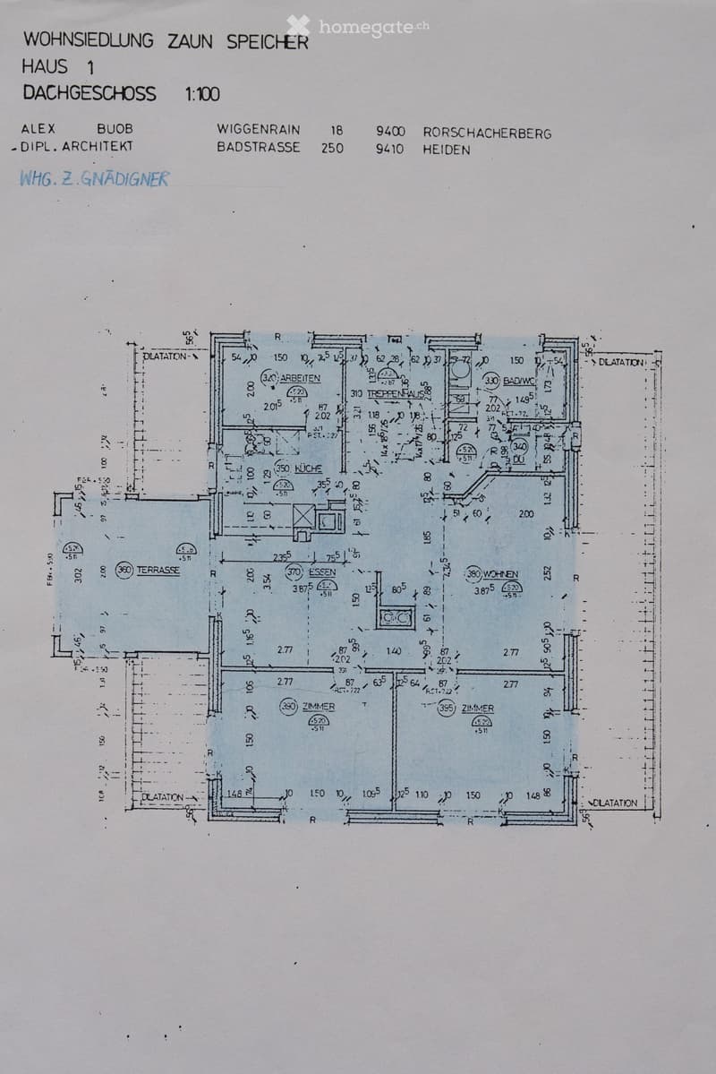 Floor plan of a house's attic level showing multiple rooms including a kitchen, dining area, living room, bedrooms, and a bathroom.