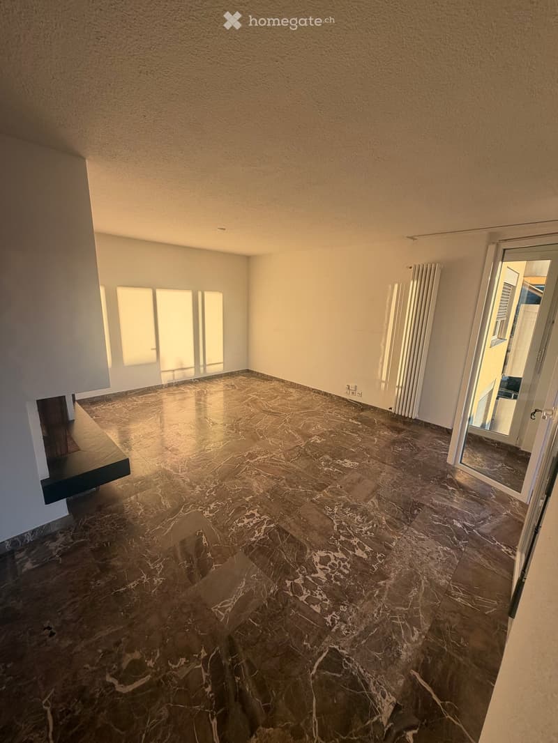 Gepflegte 4,5 Zimmerwohnung mit Seesicht und Marmorboden in Feldmeilen (12)