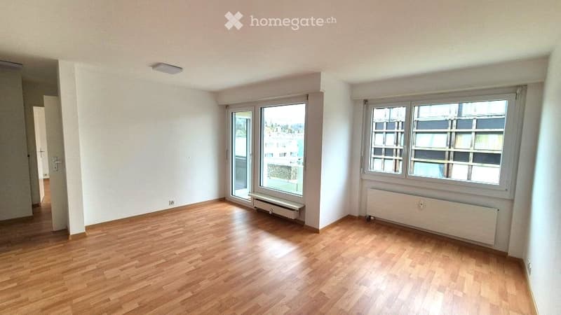 Helle 2-Zimmer-Wohnung mit Balkon in ruhiger Lage in Bottmingen (5)