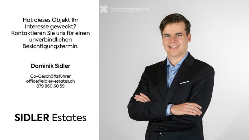 Portrait of a man in a suit with text overlay in German, promoting real estate services.