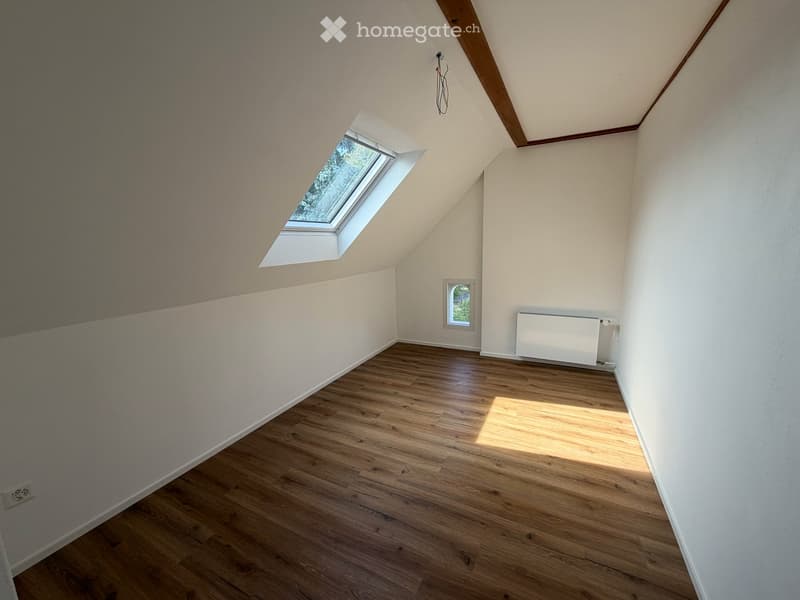 Gemütliche 3.5-Zimmer Dachwohnung mit 2 Balkonen & Reduit in 5033 Buchs AG (3)