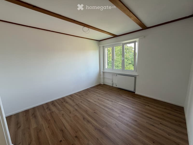 Gemütliche 3.5-Zimmer Dachwohnung mit 2 Balkonen & Reduit in 5033 Buchs AG (2)