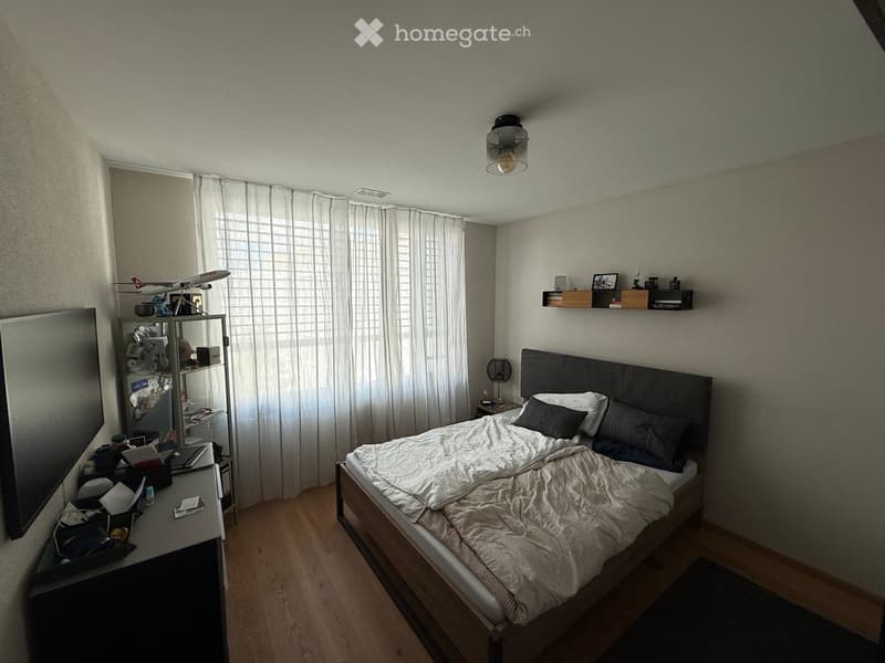 Helle 3.5-Zimmer-Wohnung mit Loggia und schöner Aussicht in Kloten (10)