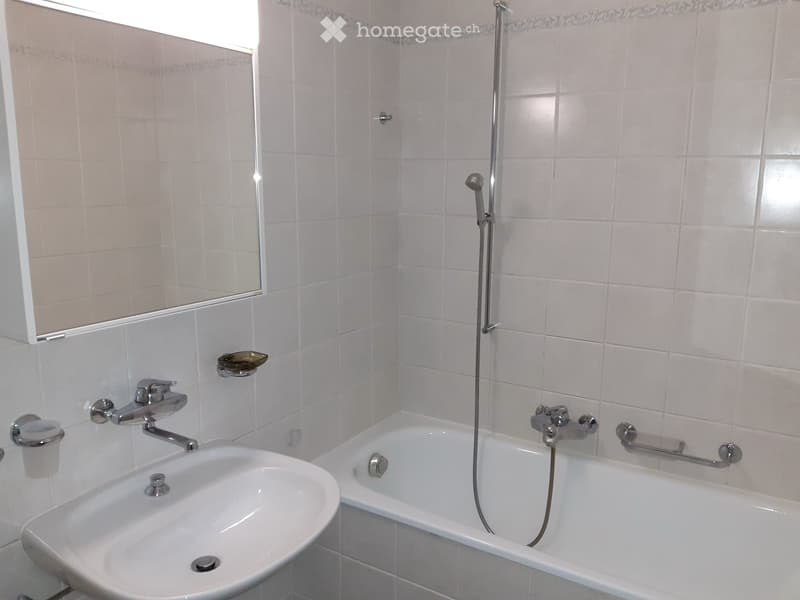 Teil-Möblierte 3.5-Zimmer-Wohnung in Champfèr – Zentrale Lage nahe See und Natur (5)