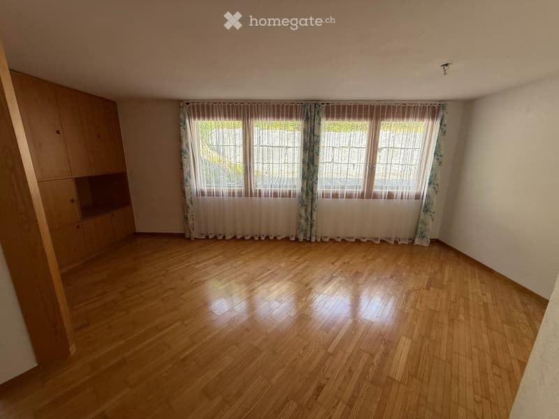 Helle 4.5-Zimmer-Wohnung mit Gartensitzplatz in Laax – sofort verfügbar (5)