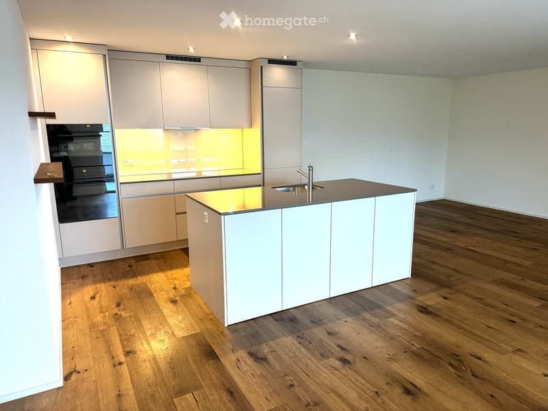 Schöne, helle 3.5 Zimmer Wohnung im 1. Stock mit Sicht auf Berge sucht neuen Eigentümer (4)