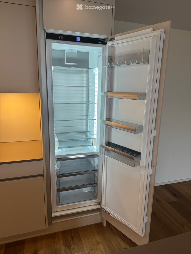 Schöne, helle 3.5 Zimmer Wohnung im 1. Stock mit Sicht auf Berge sucht neuen Eigentümer (22)