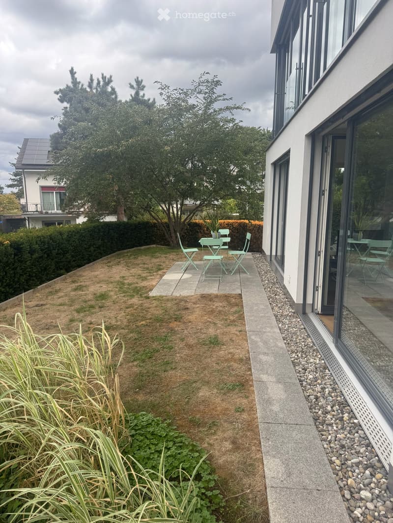 Moderne Wohnung mit Garten und Einstellplatz auf dem Bruderholz (1)