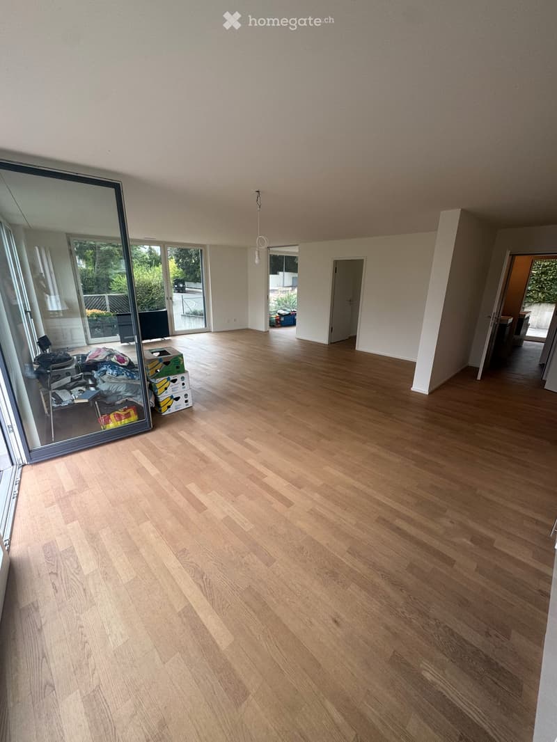 Moderne Wohnung mit Garten und Einstellplatz auf dem Bruderholz (4)