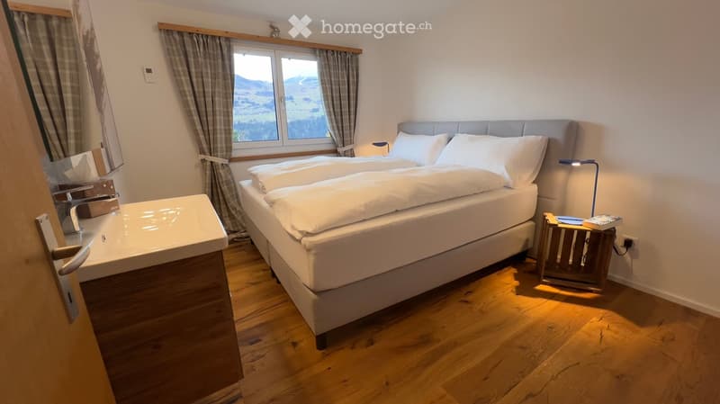 Gemütliche 3-Zimmer-Ferienwohnung in Andiast – Traumhafter Bergblick (9)