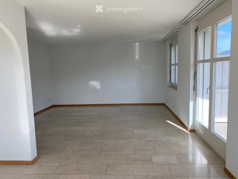 Renovierte 4 1/2 Zimmerwohnung im 2.OG (3)