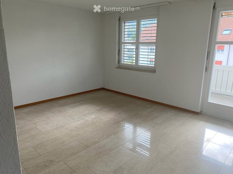 Renovierte 4 1/2 Zimmerwohnung im 2.OG (7)